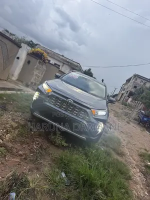 Toyota RAV4 2021 Gray