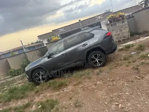 Toyota RAV4 2021 Gray