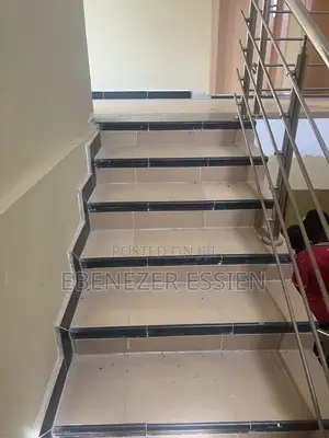 4bdrm House in West Hills Mall Area for sale