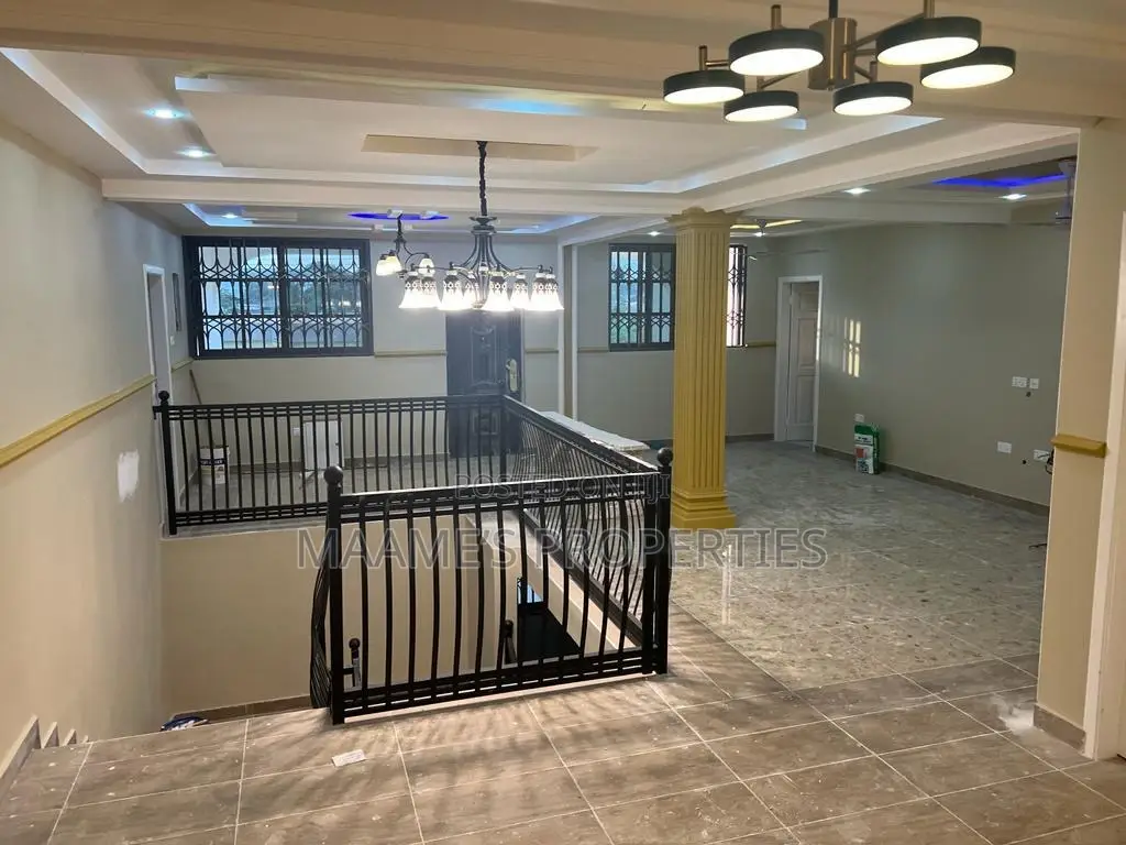10bdrm Duplex in Tema Metropolitan for sale