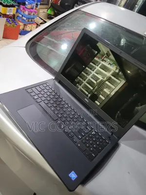 Laptop Dell Inspiron 15 4GB Intel HDD 500GB