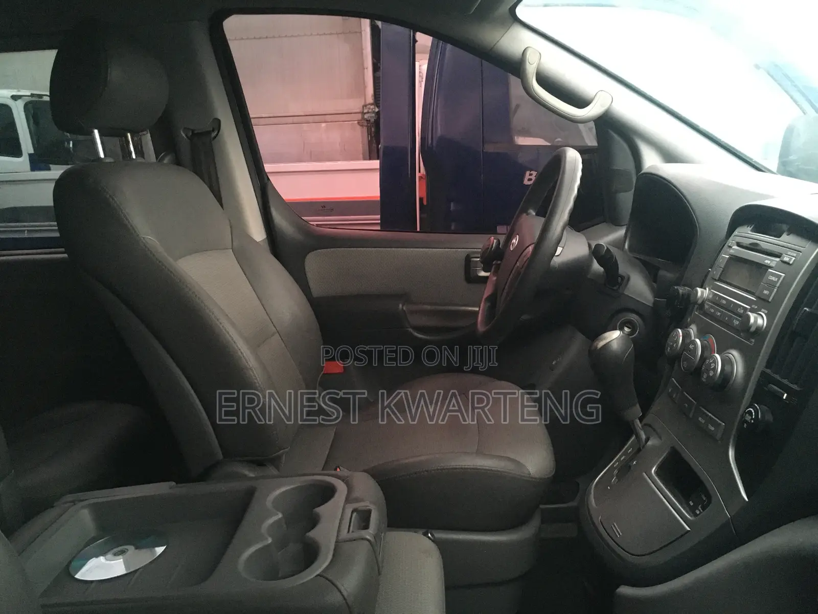 Hyundai Starex 2011 Black