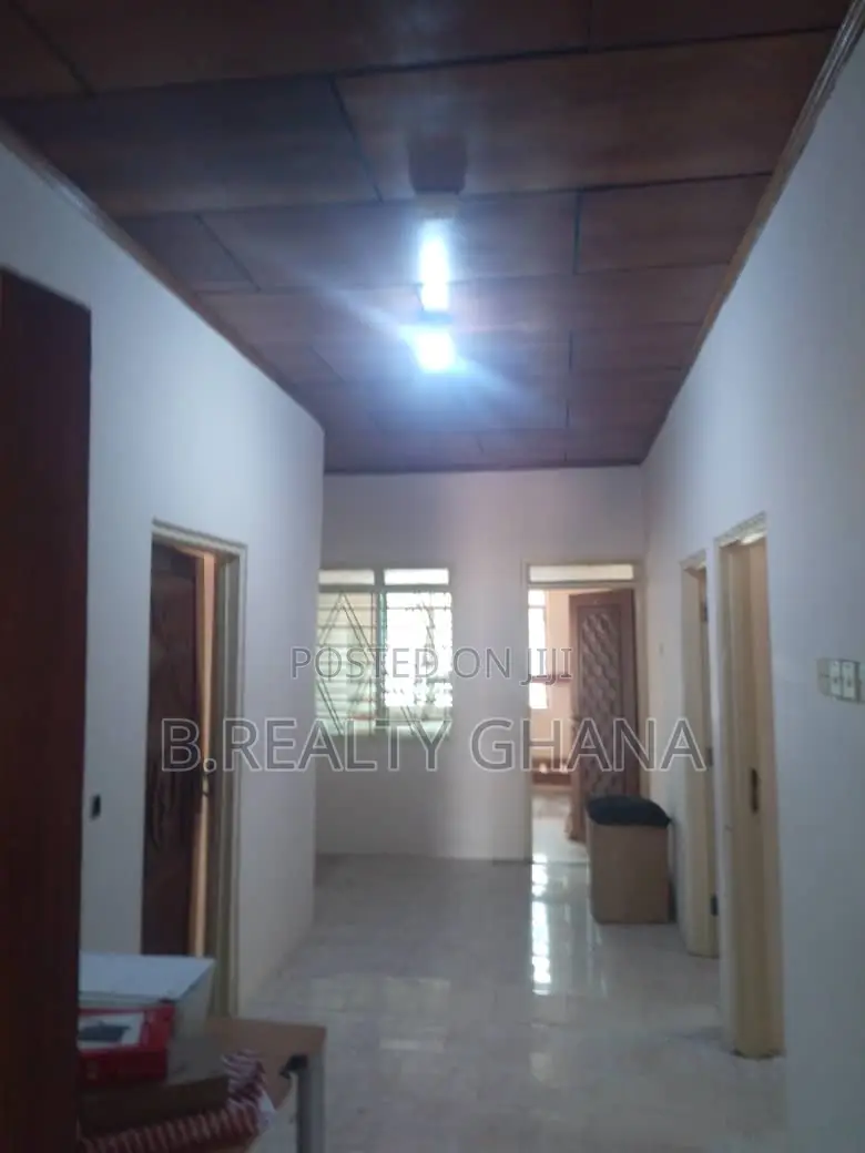 5bdrm House in Grada Estate, Spintex for rent