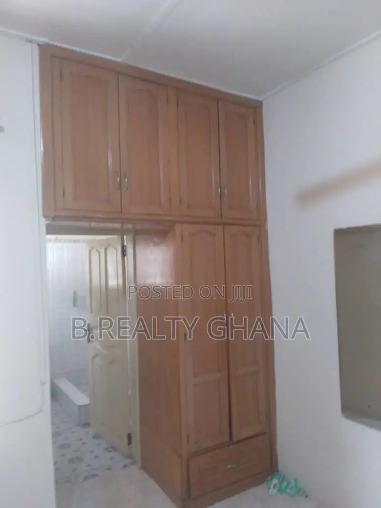 5bdrm House in Grada Estate, Spintex for rent