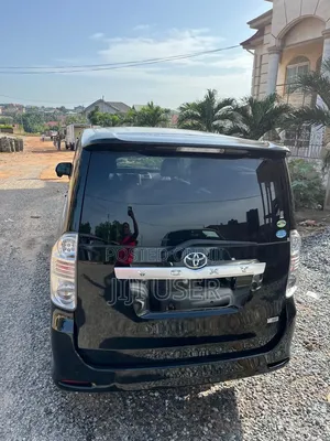 Toyota Voxy 2011 Black