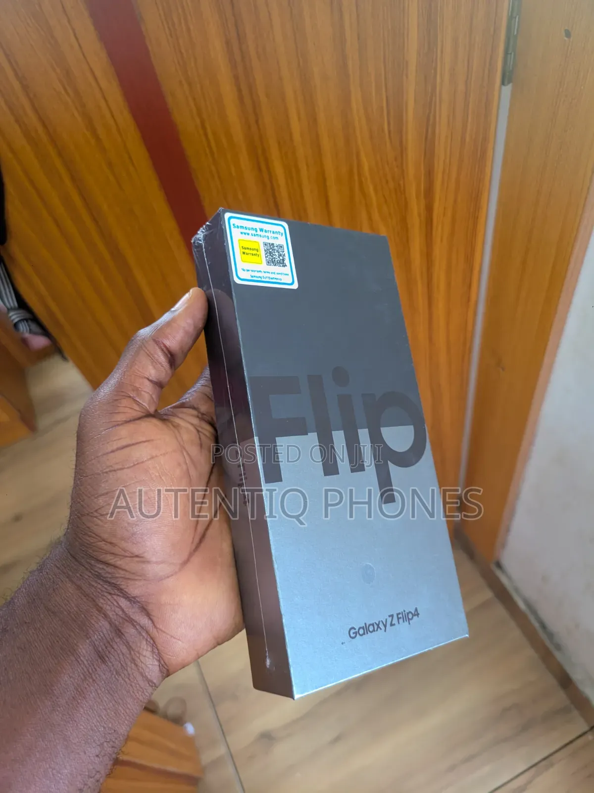 New Samsung Galaxy Z Flip4 256 GB Black