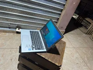 Laptop Lenovo 100e 8GB Intel Core i5 SSD 256GB