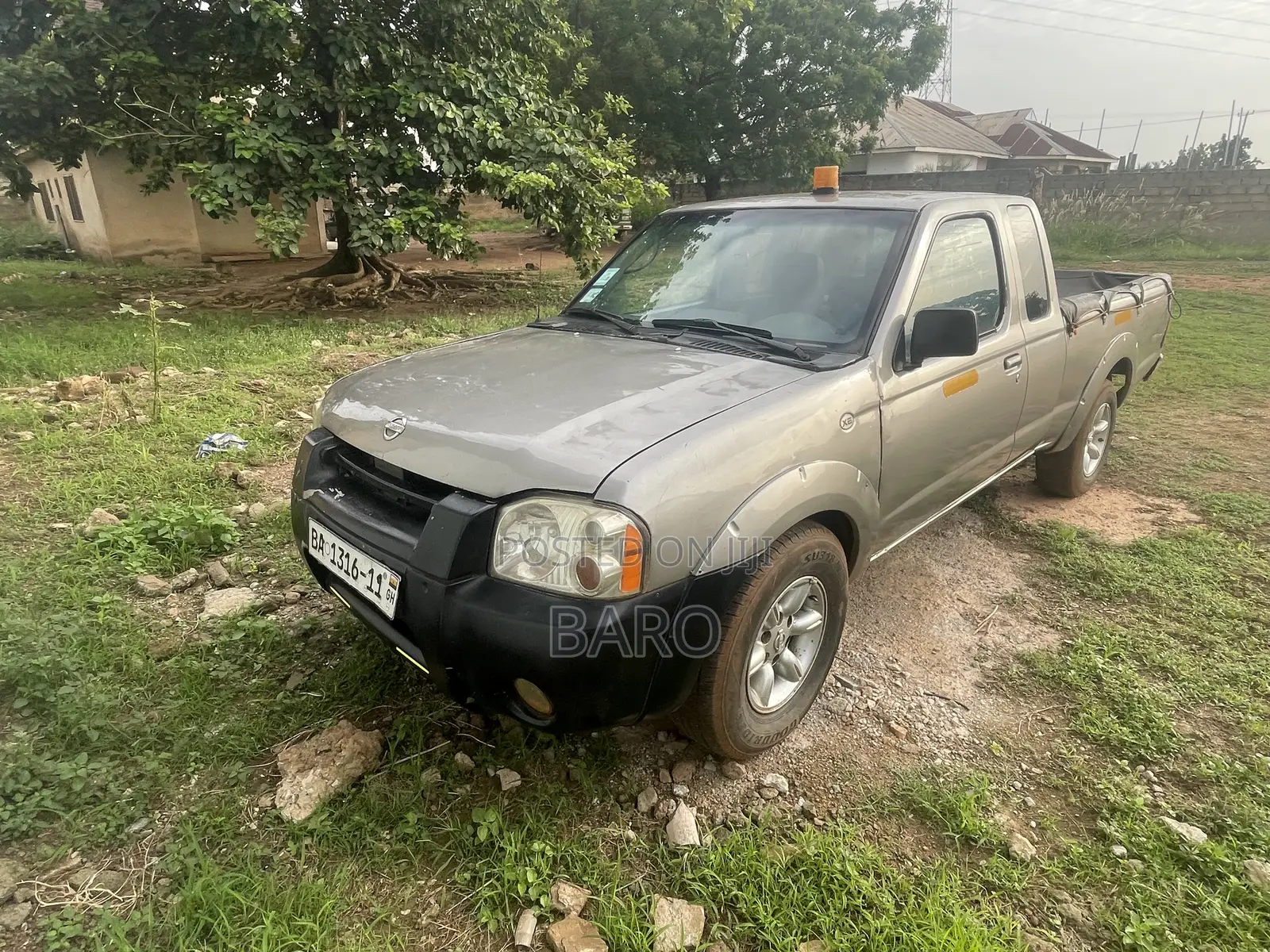Nissan Frontier 2002 Gray