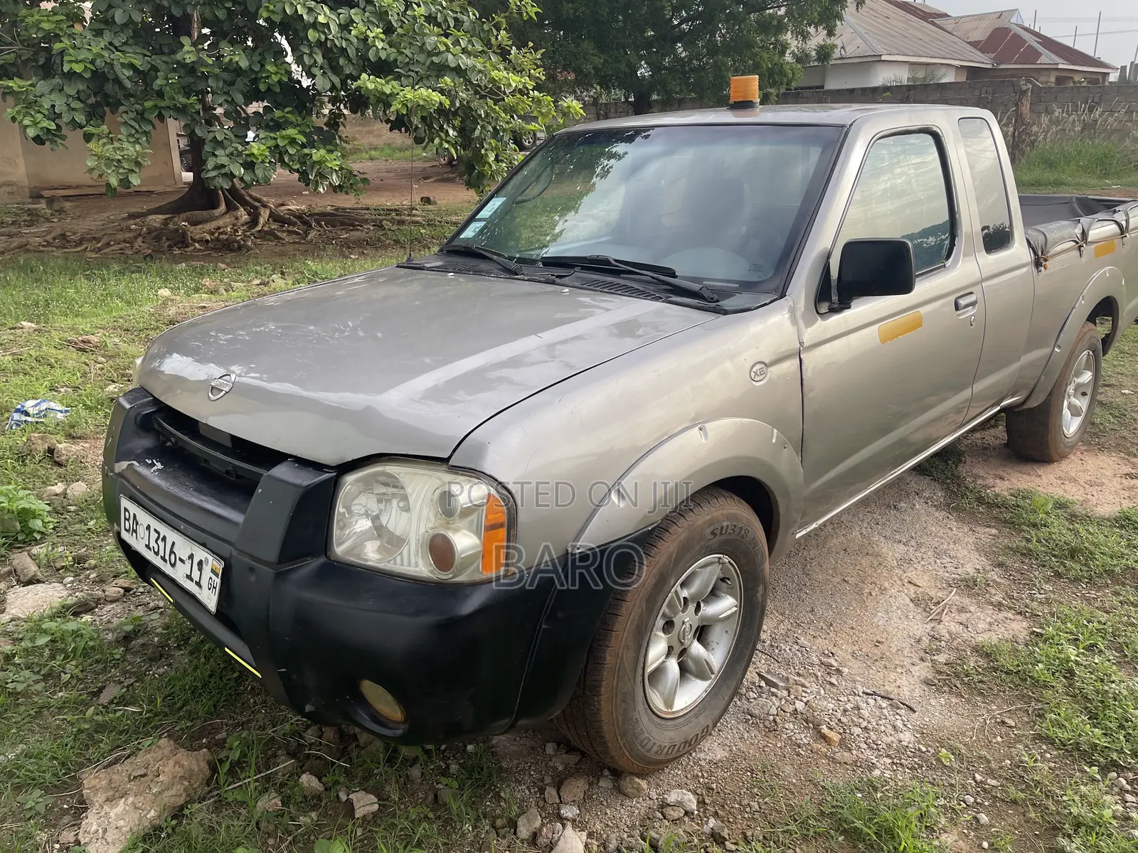 Nissan Frontier 2002 Gray