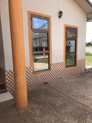4bdrm Duplex in Mark Estate At, Kumasi Metropolitan for sale