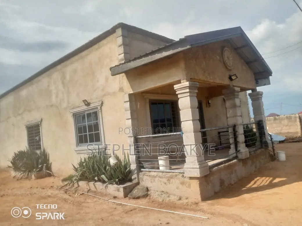 2bdrm House in Ashalaja Obakrowa, Greater Accra for rent