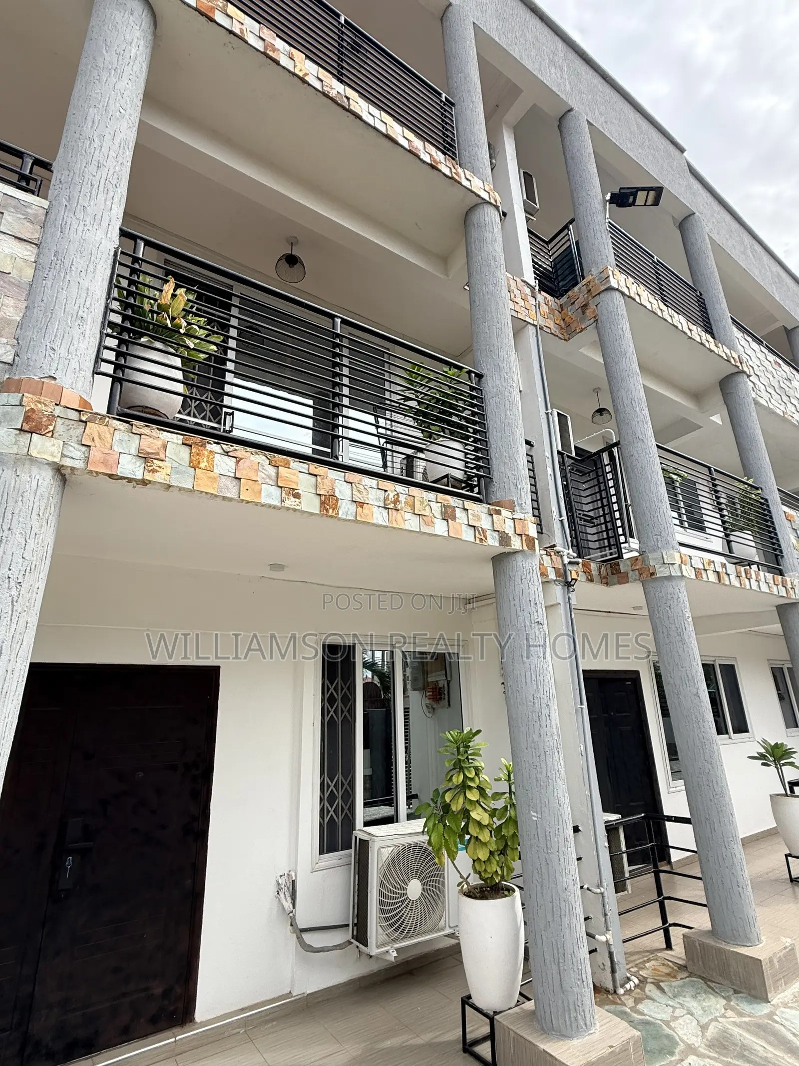 Flabbergasted/Luxury Furnished 2bedrms+3washrms Apt,Spintex