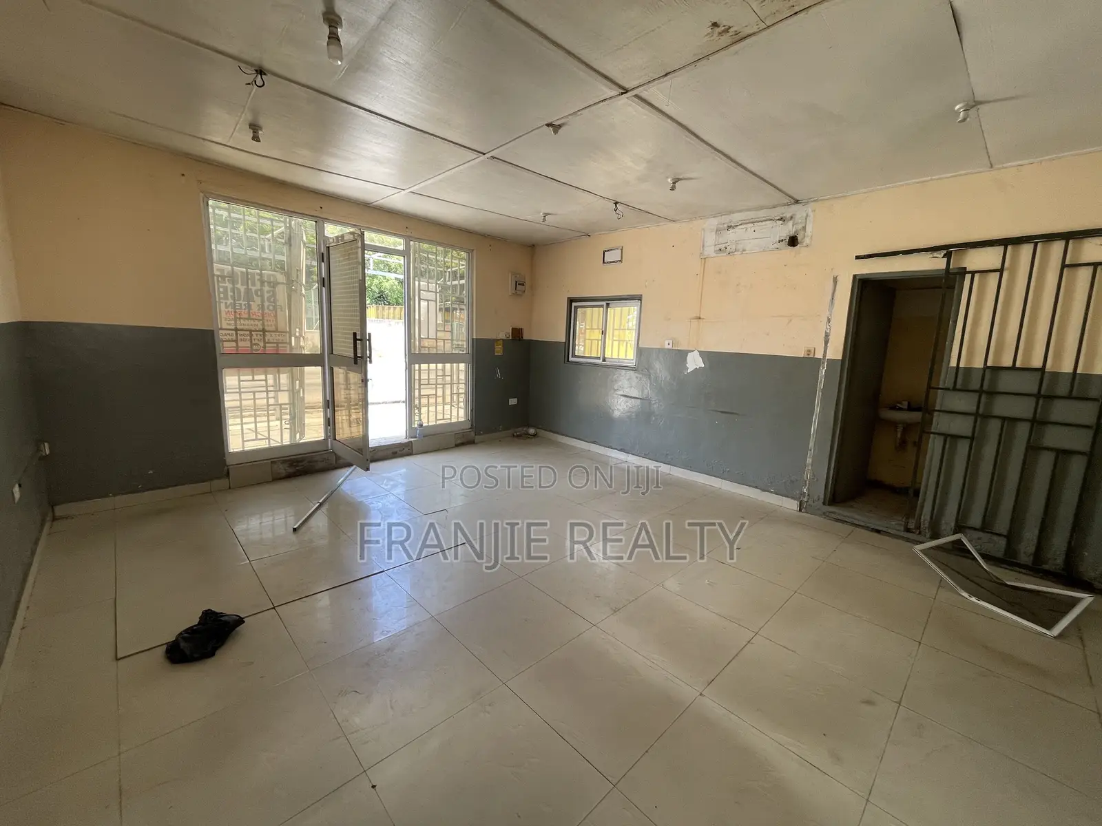 Shop for Rent at Awodome