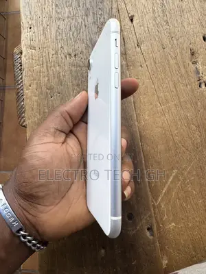 Apple iPhone XR 64 GB White