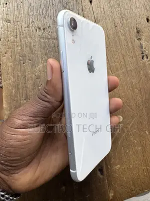 Apple iPhone XR 64 GB White