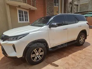 Toyota Fortuner 2.7 AWD 2021 White