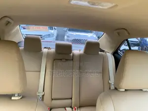 Toyota Corolla LE Eco (1.8L 4cyl 2A) 2018 Red
