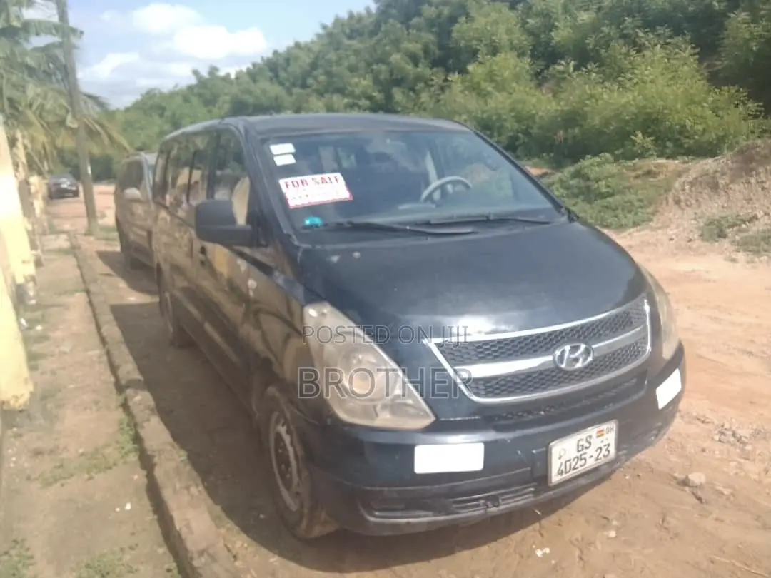 Hyundai H1 2.4 GLS 2009 Black