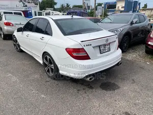 Mercedes-Benz C300 Sport 4Matic Sedan AWD (3.5L 6cyl 7A) 2014 White