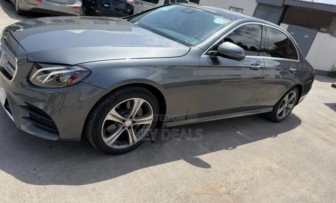 Mercedes-Benz E300 4Matic AWD Sedan (2.0L 4cyl 9A) 2017 Gray