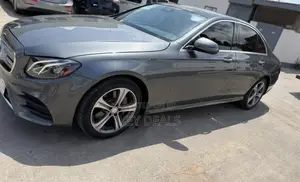 Mercedes-Benz E300 4Matic AWD Sedan (2.0L 4cyl 9A) 2017 Gray
