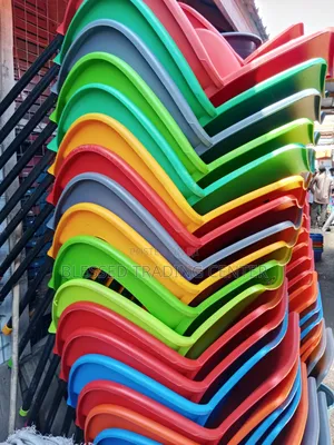 Royal Comfortable Metal Legs Plastic Chairs