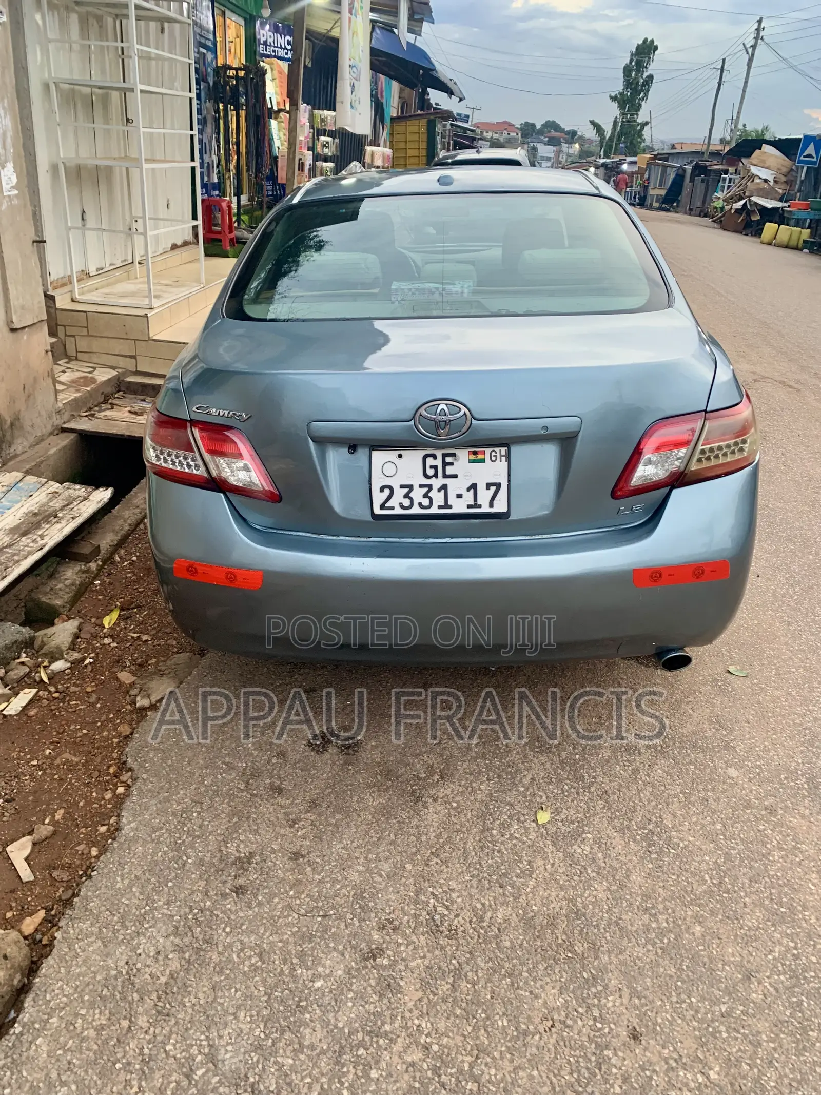 Toyota Camry Base 4dr Sedan (2.5L 4cyl 6M) 2011 Green