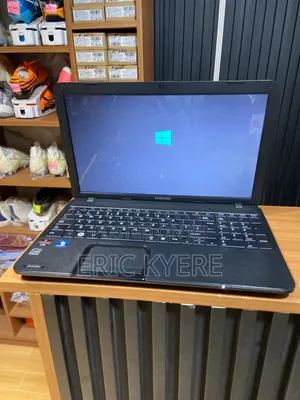 Laptop Toshiba Satellite C850 4GB AMD HDD 256GB
