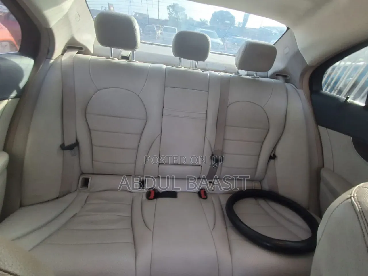 Mercedes-Benz C300 Luxury 4dr AWD 4Matic Sedan (2.0L 4cyl 7A) 2015