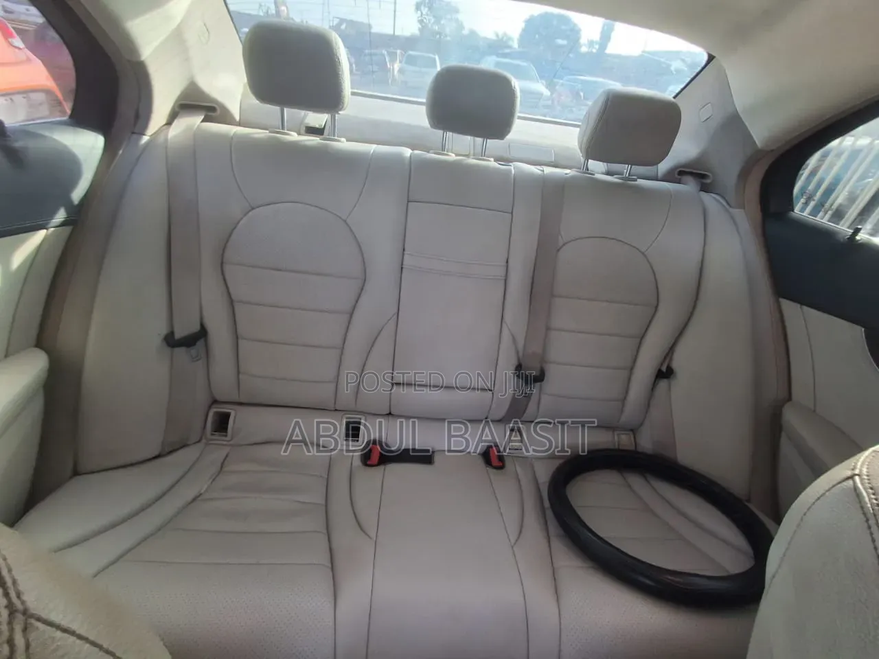 Mercedes-Benz C300 Luxury 4dr AWD 4Matic Sedan (2.0L 4cyl 7A) 2015