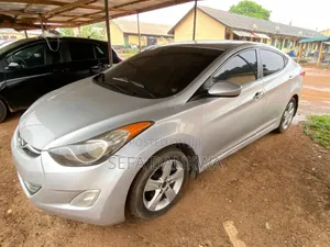 Hyundai Elantra GLS Sedan FWD (1.8L 4cyl 6A) 2013 Silver
