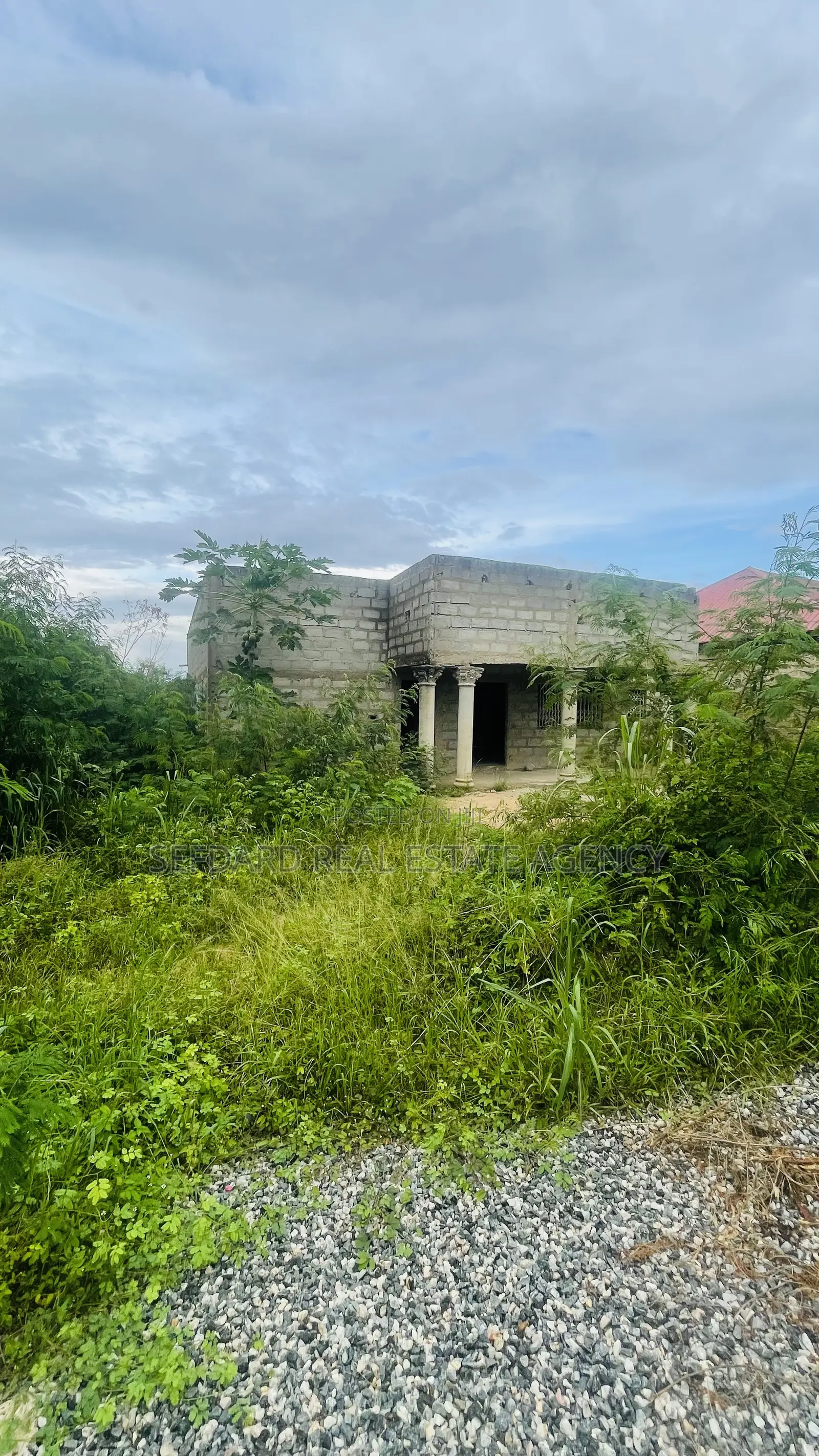 3bdrm House in Sefdard Properties, Amasaman for sale