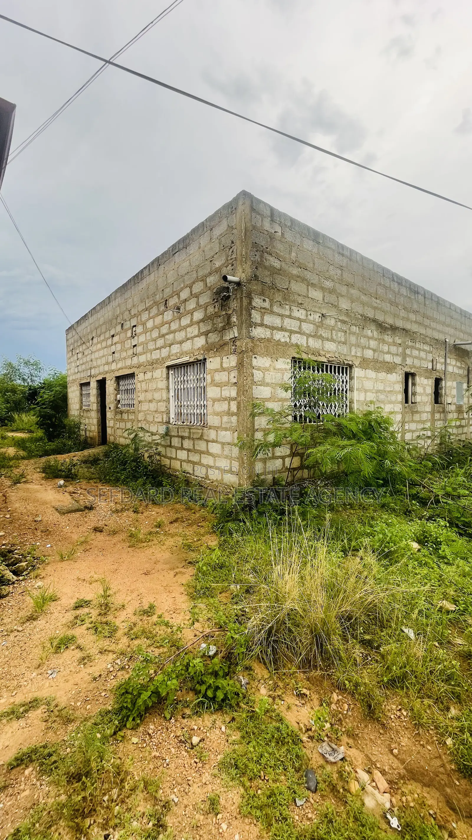3bdrm House in Sefdard Properties, Amasaman for sale