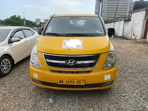 Hyundai Starex 2014 Gold