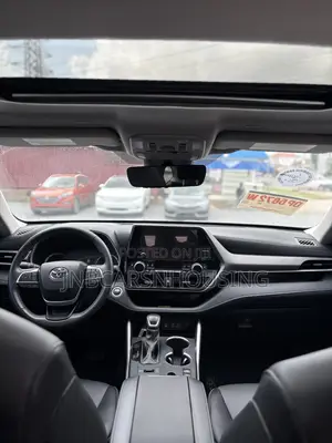 Toyota Highlander XLE AWD 2024 Blue