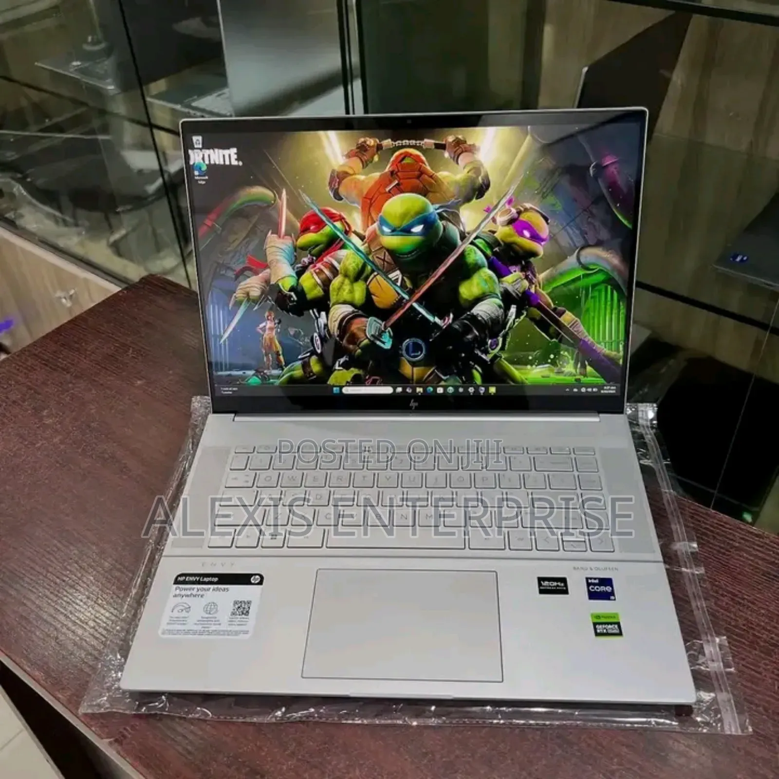 New Laptop HP Pavilion 15 16GB Intel Core i9 SSD 1T