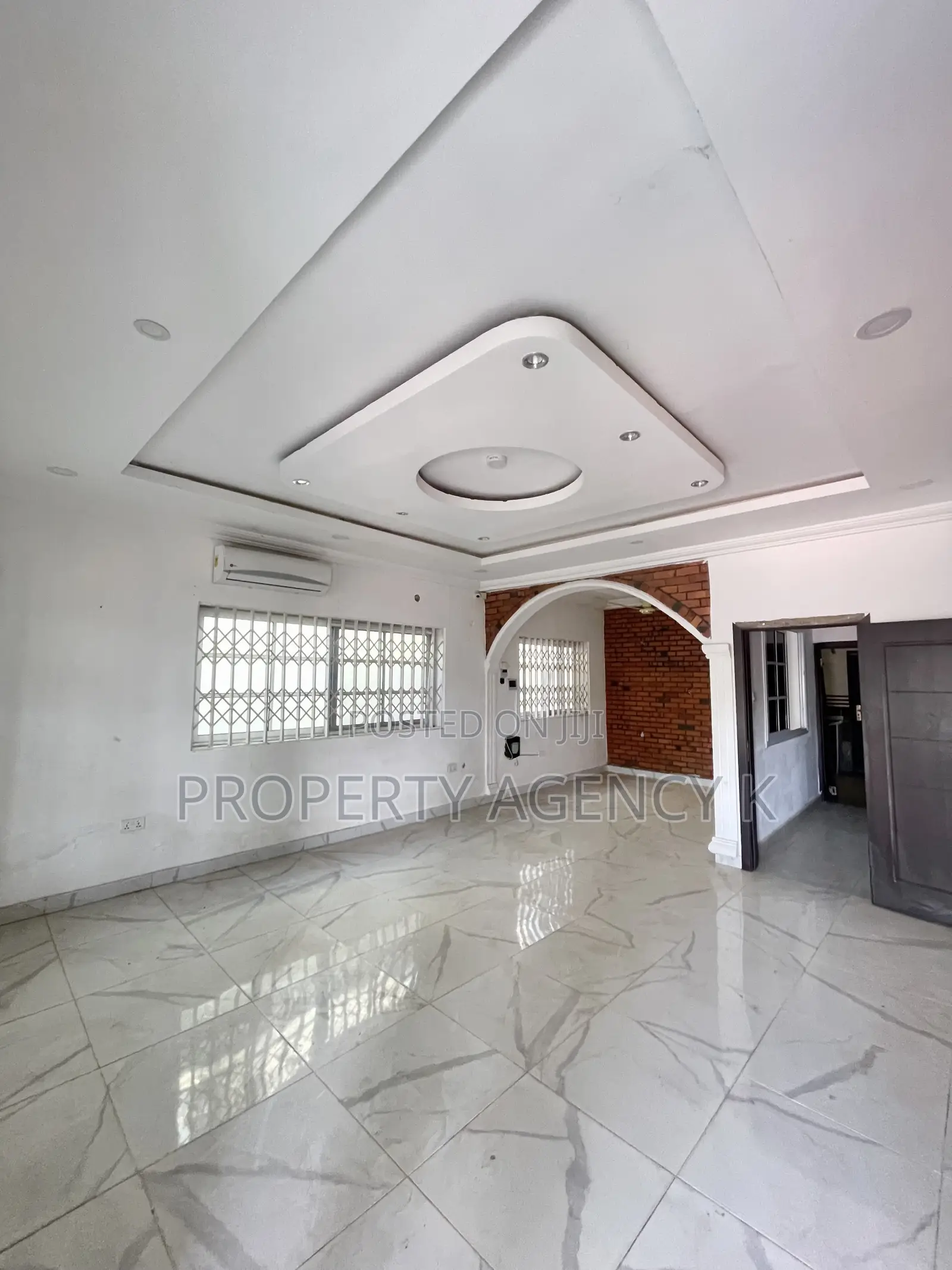 4bdrm House in J Apts, Old Barrier for sale