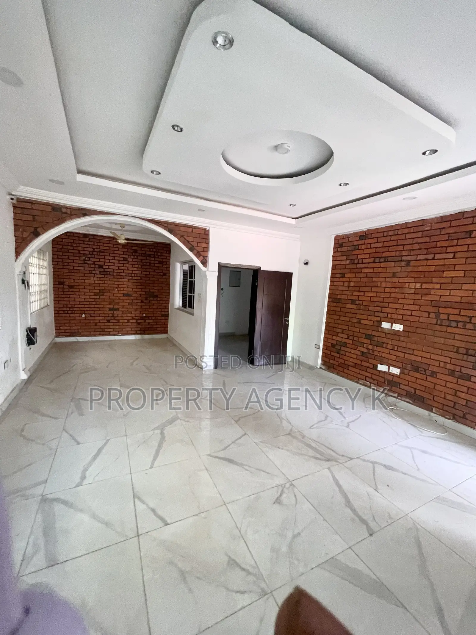 4bdrm House in J Apts, Old Barrier for sale