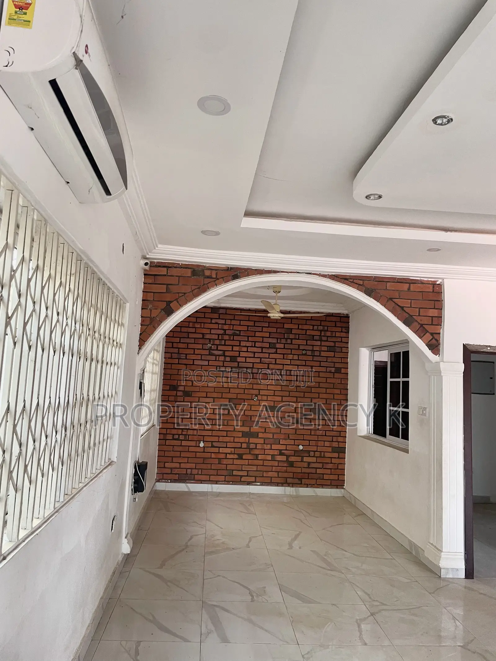 4bdrm House in J Apts, Old Barrier for sale