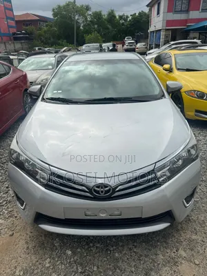 Toyota Corolla Altis 2015 Silver
