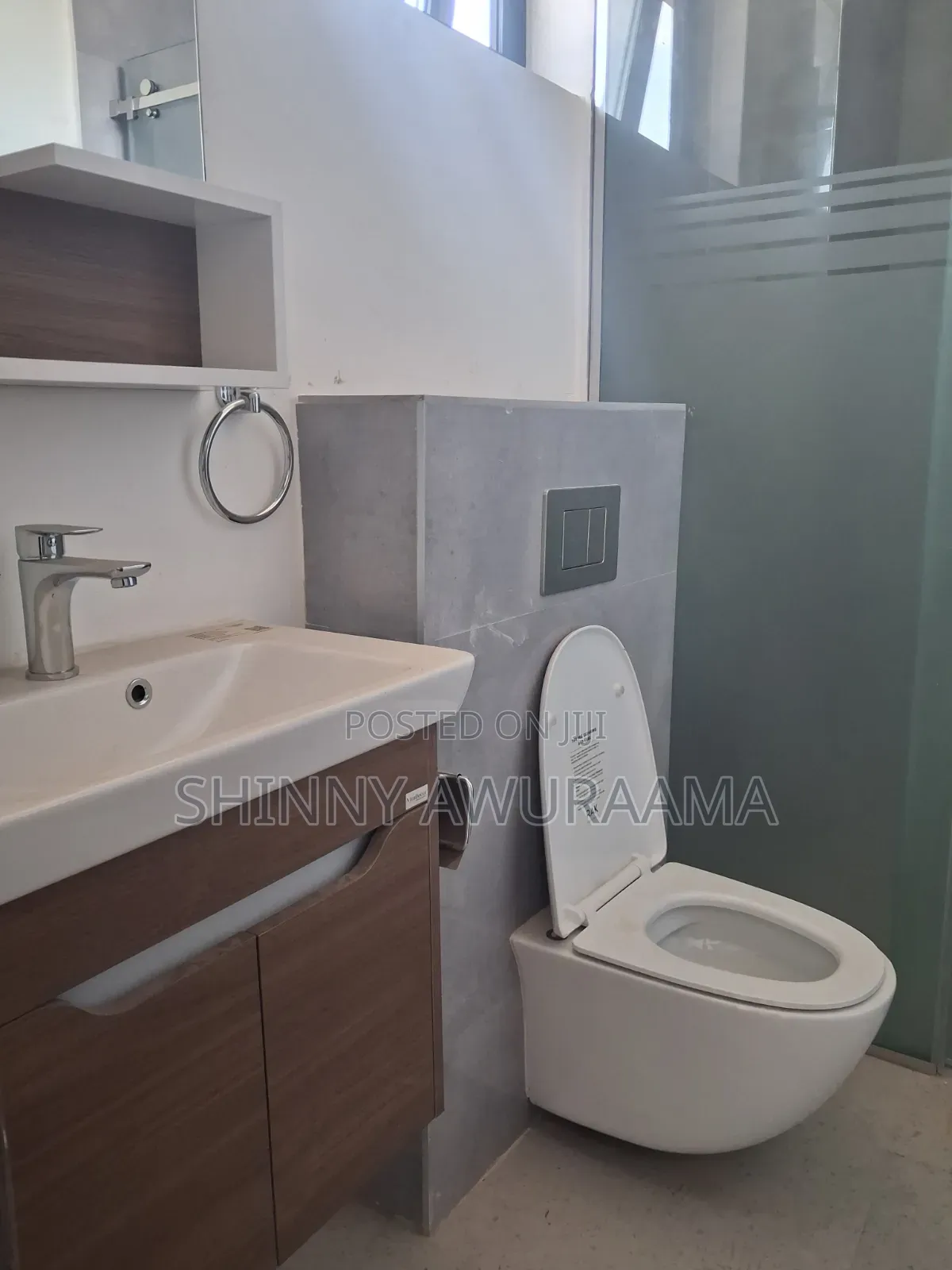 5bdrm House in East Legon, Boundary Road Area for rent