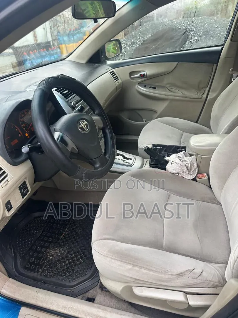 Toyota Corolla L 4dr Sedan (1.8L 4cyl 5M) 2013 Blue