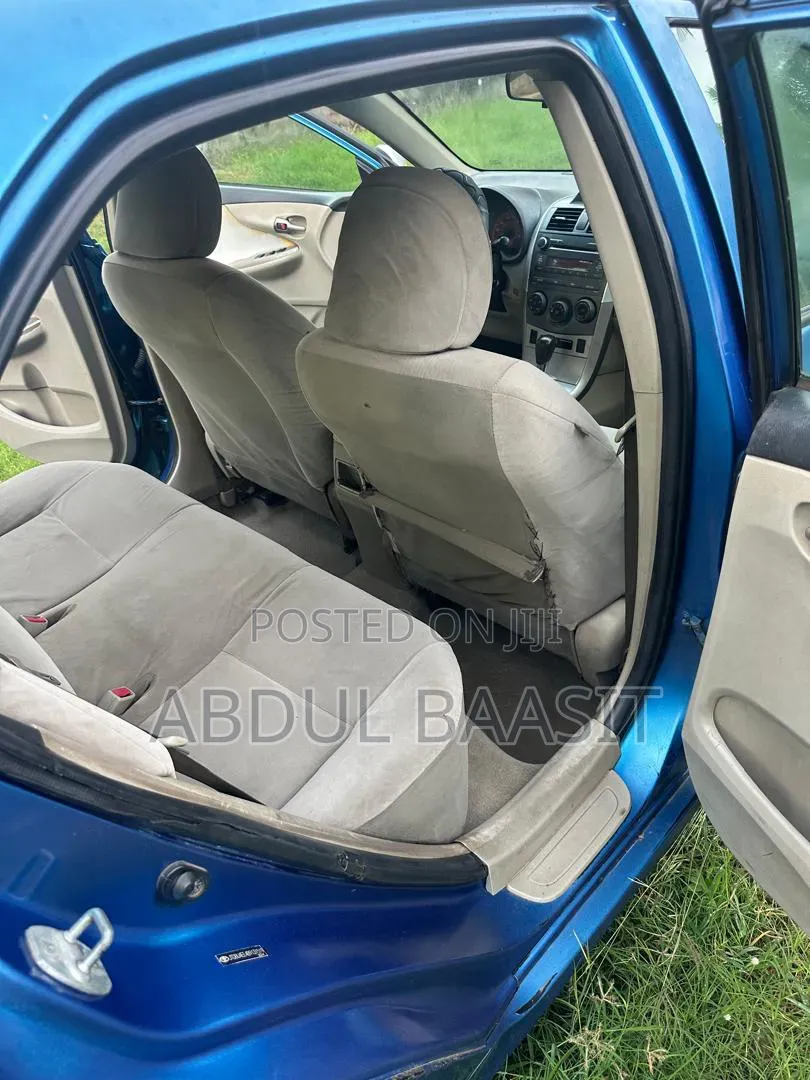 Toyota Corolla L 4dr Sedan (1.8L 4cyl 5M) 2013 Blue