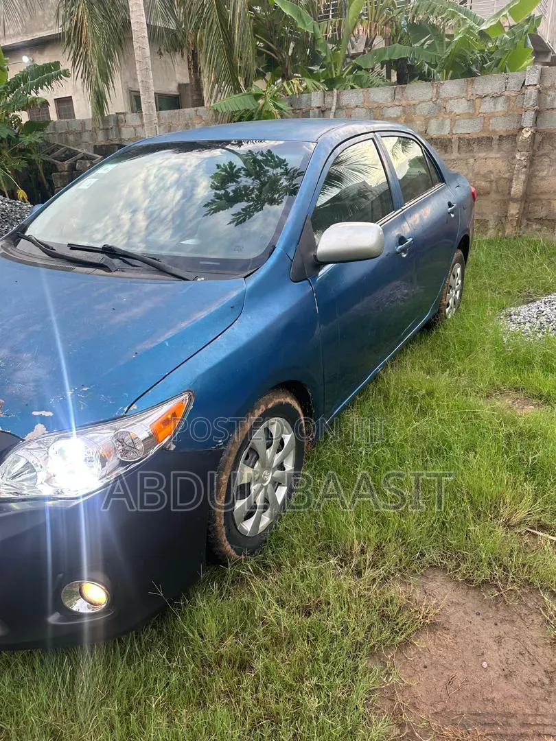 Toyota Corolla L 4dr Sedan (1.8L 4cyl 5M) 2013 Blue