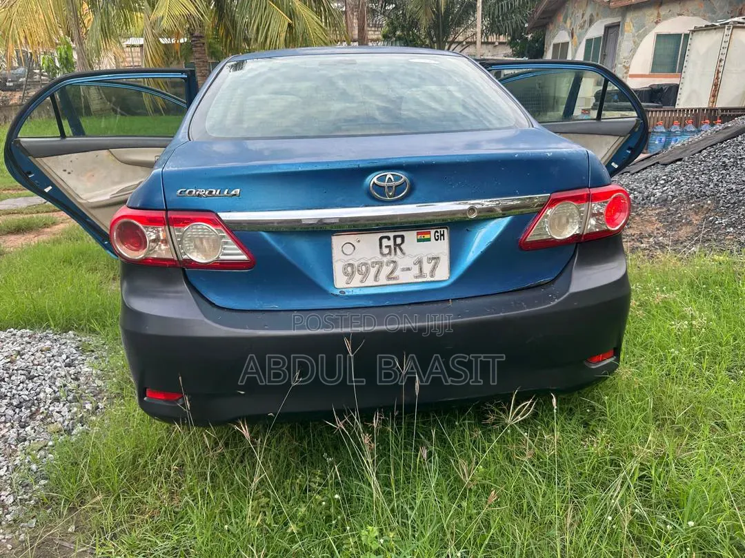 Toyota Corolla L 4dr Sedan (1.8L 4cyl 5M) 2013 Blue