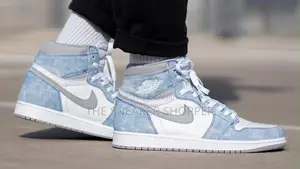 Air Jordan One Retro High Og Hyper Royal Sneaker