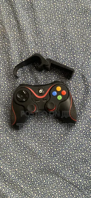 V13 Wireless Controller