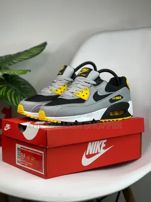 Airmax 90 Pale Grey Sneakers