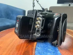 Blackmagic Ursa Mini 4. Cinema Camera (Ef Mount)