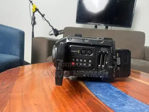Blackmagic Ursa Mini 4. Cinema Camera (Ef Mount)